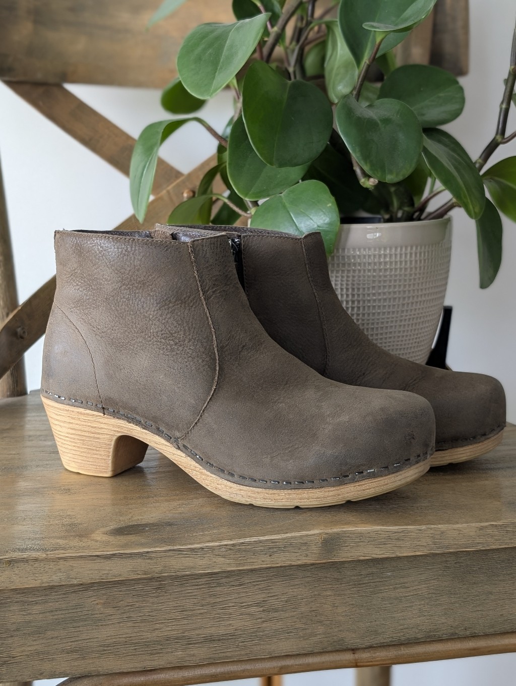 Dansko Maria Milled Nubuck Leather Ankle Booties Brown Size 8 Eur 38